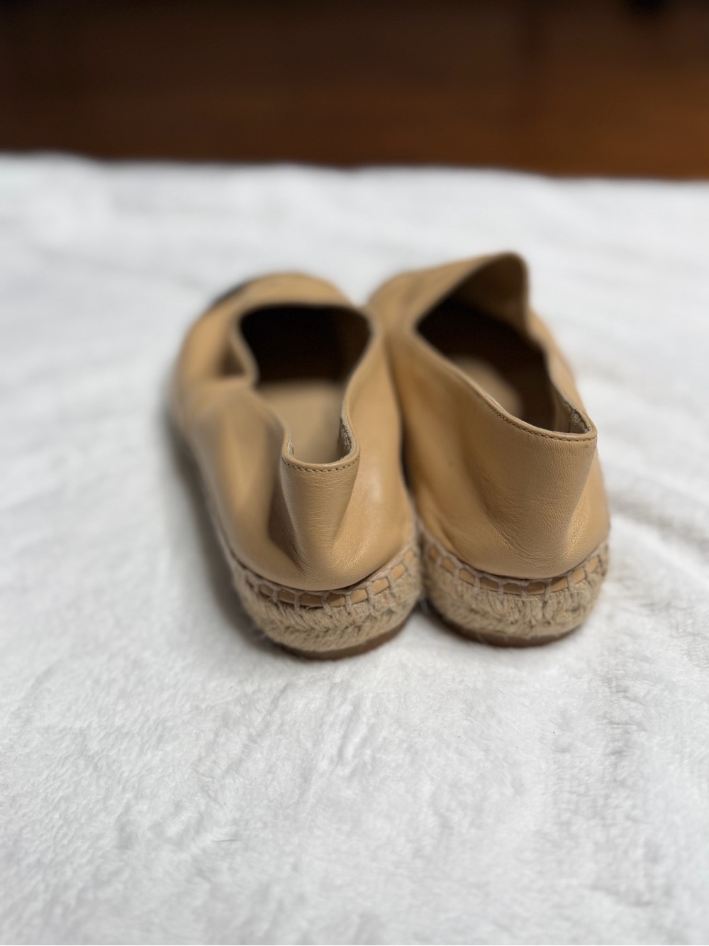 CHANEL Beige/Black Lambskin CC logo Espadrilles Flats | size 37 - Picture 6 of 8